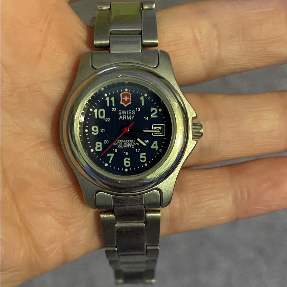 Swiss army women’s 1884 garrison Silver Watch